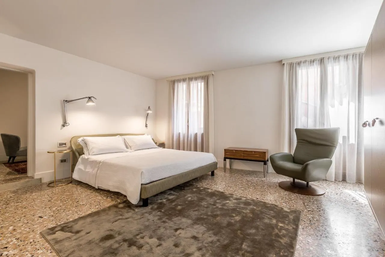 Apartment La Corte Dei Cuoridoro 2 Canal View Venedig Italien